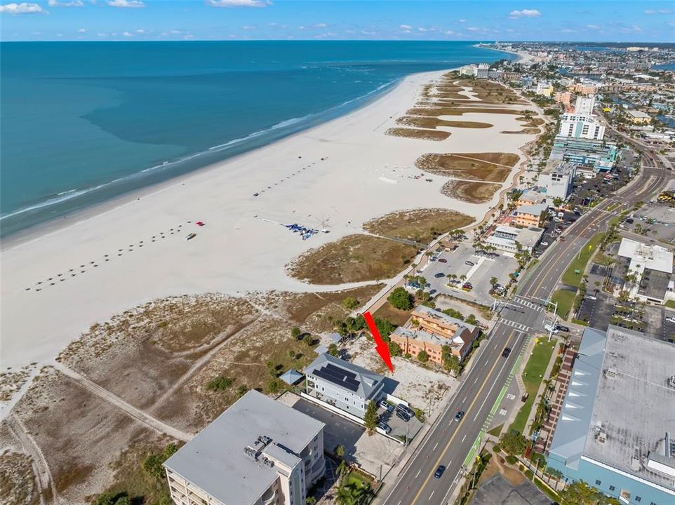 En Venta: $4,290,000 (0.23 acres)