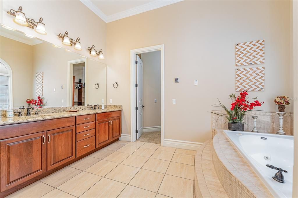 For Sale: $1,475,000 (5 beds, 5 baths, 4615 Square Feet)