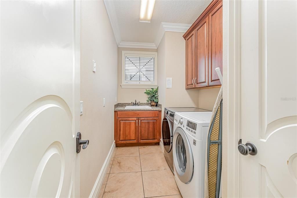 For Sale: $1,475,000 (5 beds, 5 baths, 4615 Square Feet)