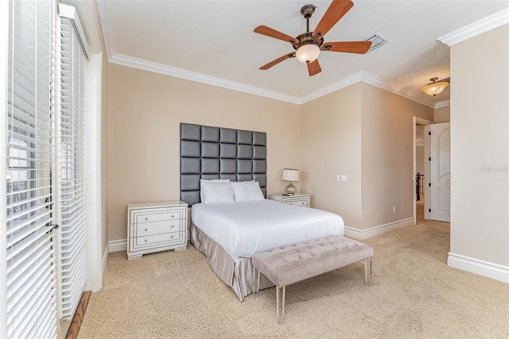 For Sale: $1,475,000 (5 beds, 5 baths, 4615 Square Feet)