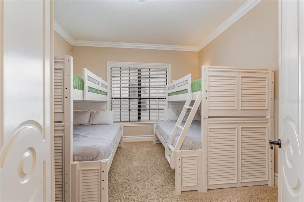 For Sale: $1,475,000 (5 beds, 5 baths, 4615 Square Feet)