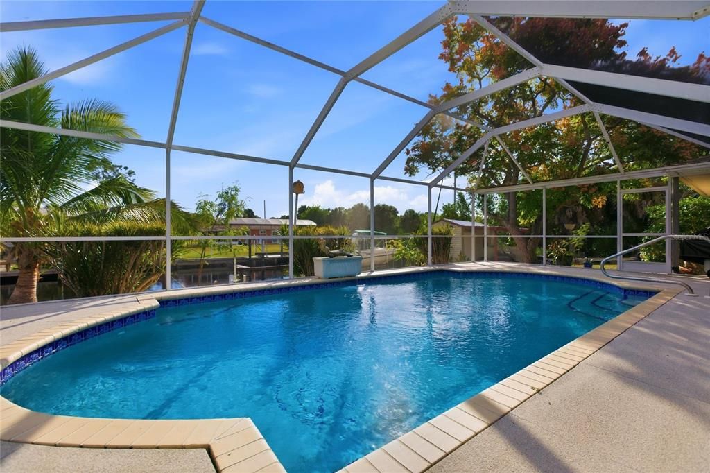 Active With Contract: $425,000 (3 beds, 2 baths, 1528 Square Feet)