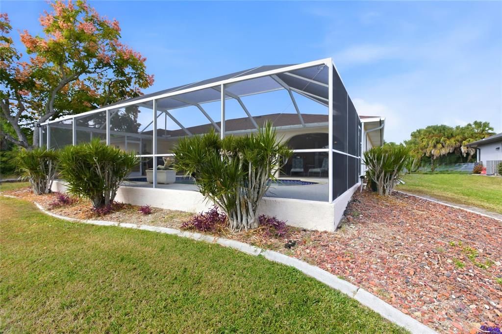 Active With Contract: $425,000 (3 beds, 2 baths, 1528 Square Feet)