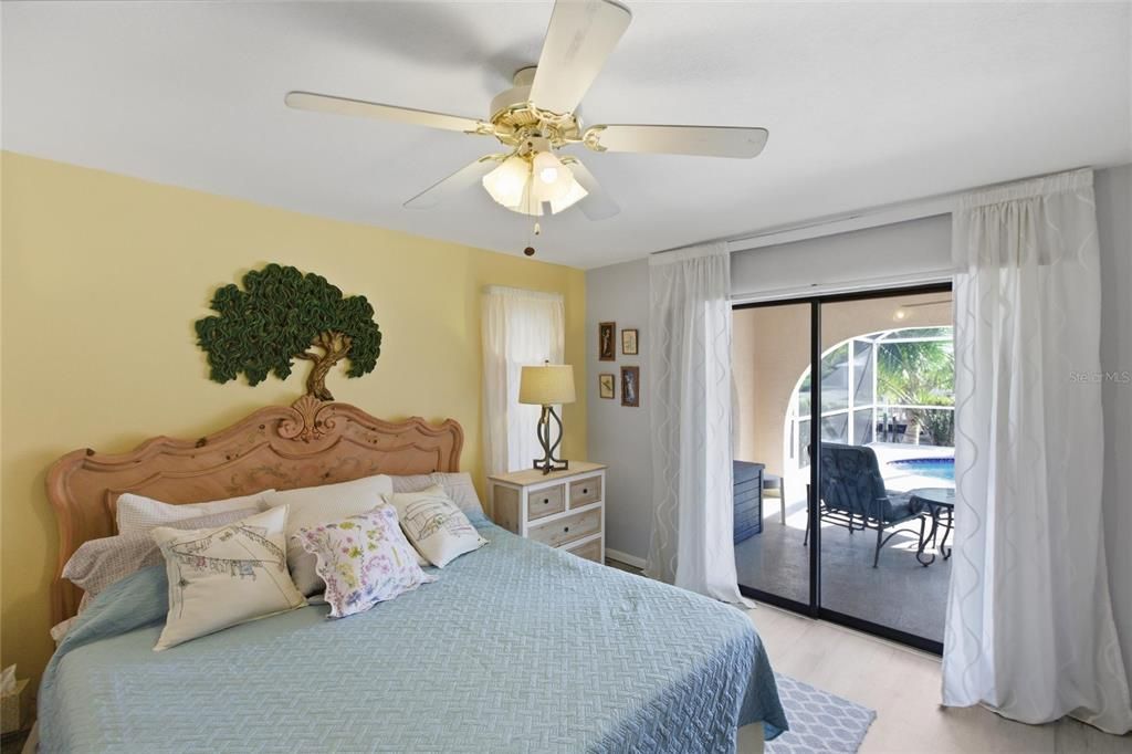 Active With Contract: $425,000 (3 beds, 2 baths, 1528 Square Feet)