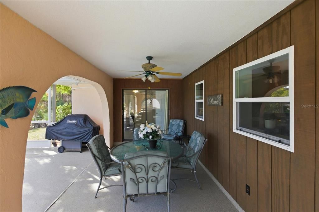 Active With Contract: $425,000 (3 beds, 2 baths, 1528 Square Feet)