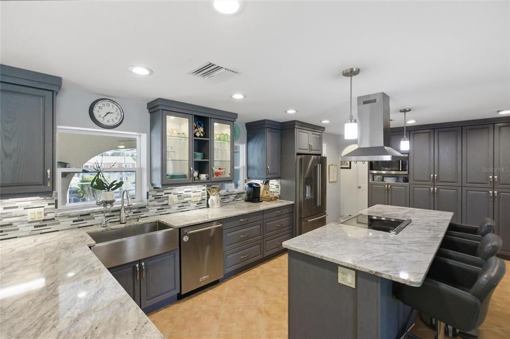 Active With Contract: $425,000 (3 beds, 2 baths, 1528 Square Feet)