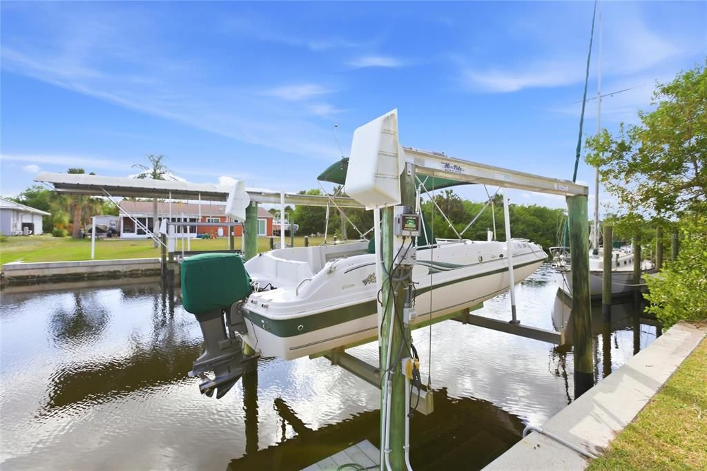 Active With Contract: $425,000 (3 beds, 2 baths, 1528 Square Feet)