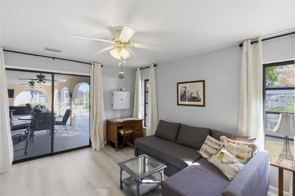 Active With Contract: $425,000 (3 beds, 2 baths, 1528 Square Feet)