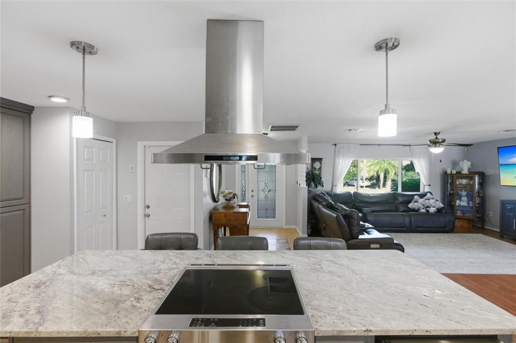 Active With Contract: $425,000 (3 beds, 2 baths, 1528 Square Feet)