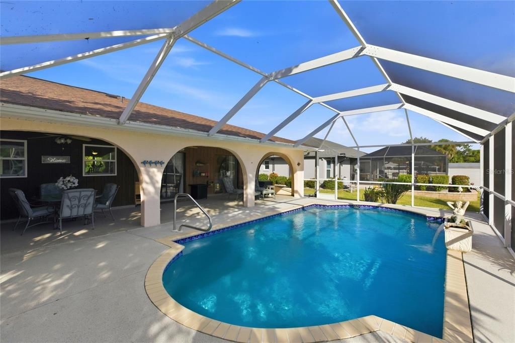 Active With Contract: $425,000 (3 beds, 2 baths, 1528 Square Feet)