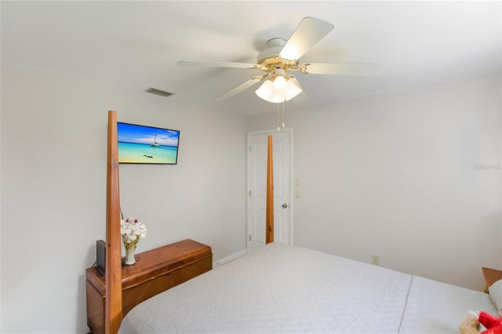 Active With Contract: $425,000 (3 beds, 2 baths, 1528 Square Feet)