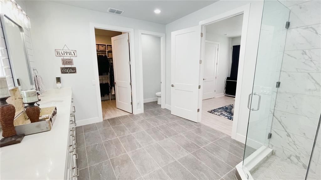 For Sale: $1,299,000 (6 beds, 6 baths, 3620 Square Feet)