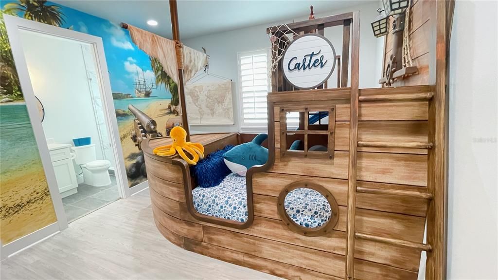 For Sale: $1,299,000 (6 beds, 6 baths, 3620 Square Feet)