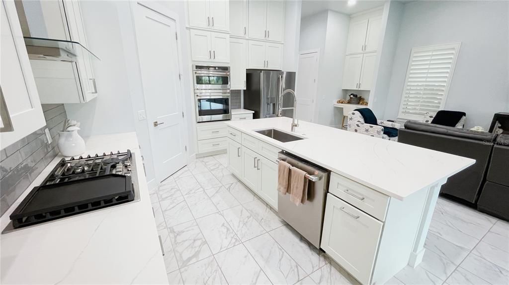 For Sale: $1,299,000 (6 beds, 6 baths, 3620 Square Feet)