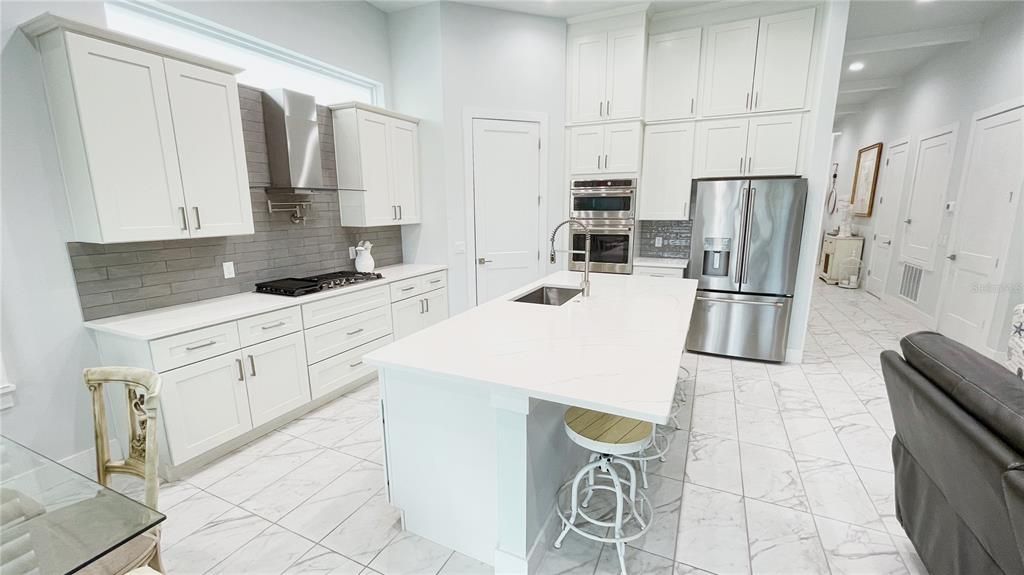 For Sale: $1,299,000 (6 beds, 6 baths, 3620 Square Feet)