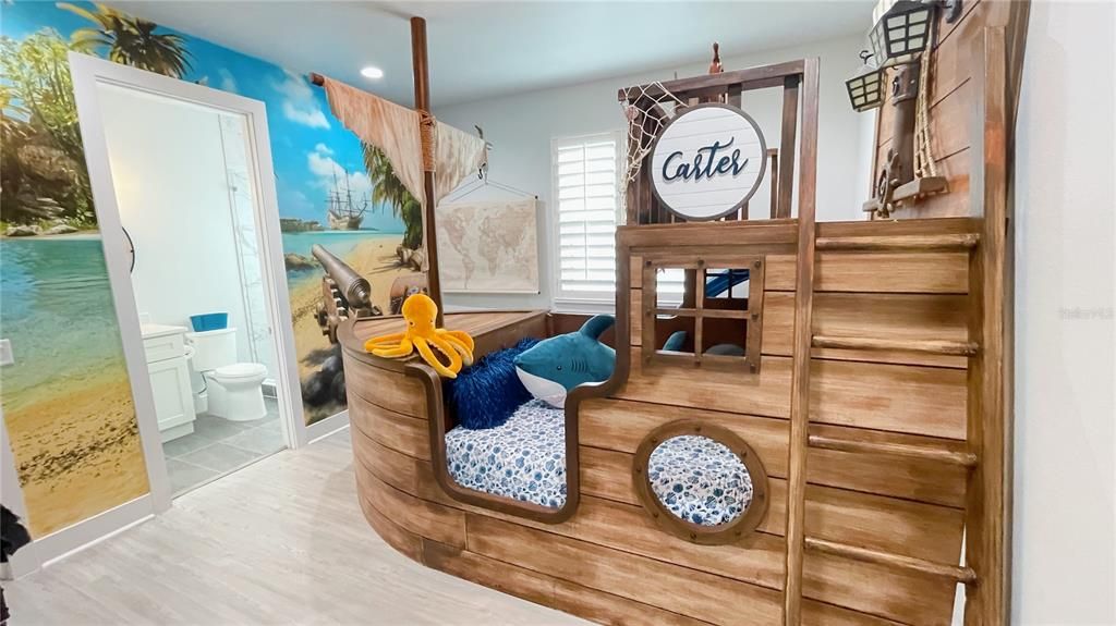 For Sale: $1,299,000 (6 beds, 6 baths, 3620 Square Feet)