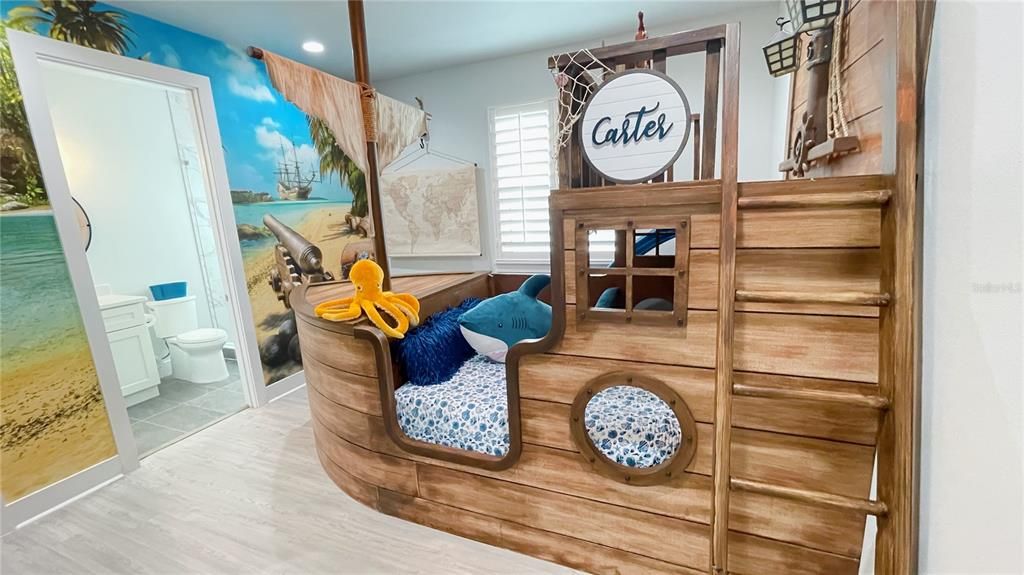 For Sale: $1,299,000 (6 beds, 6 baths, 3620 Square Feet)