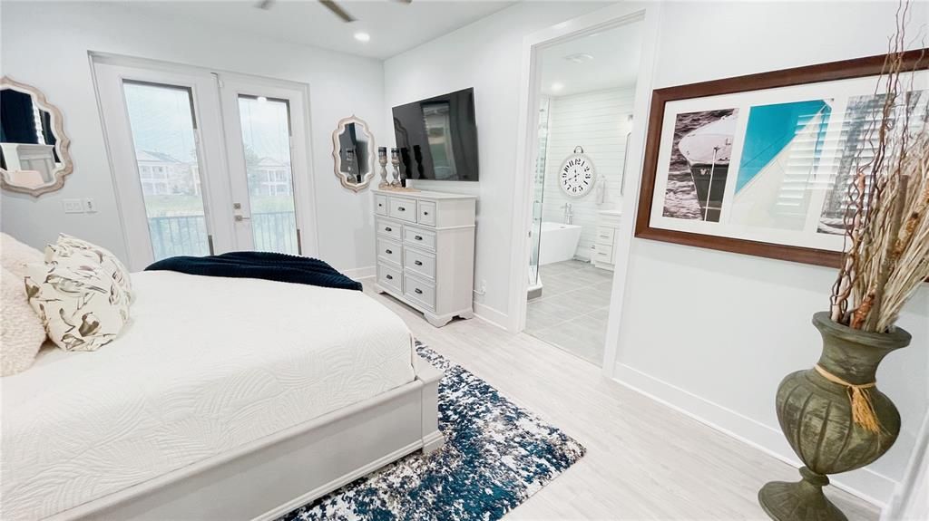 For Sale: $1,299,000 (6 beds, 6 baths, 3620 Square Feet)