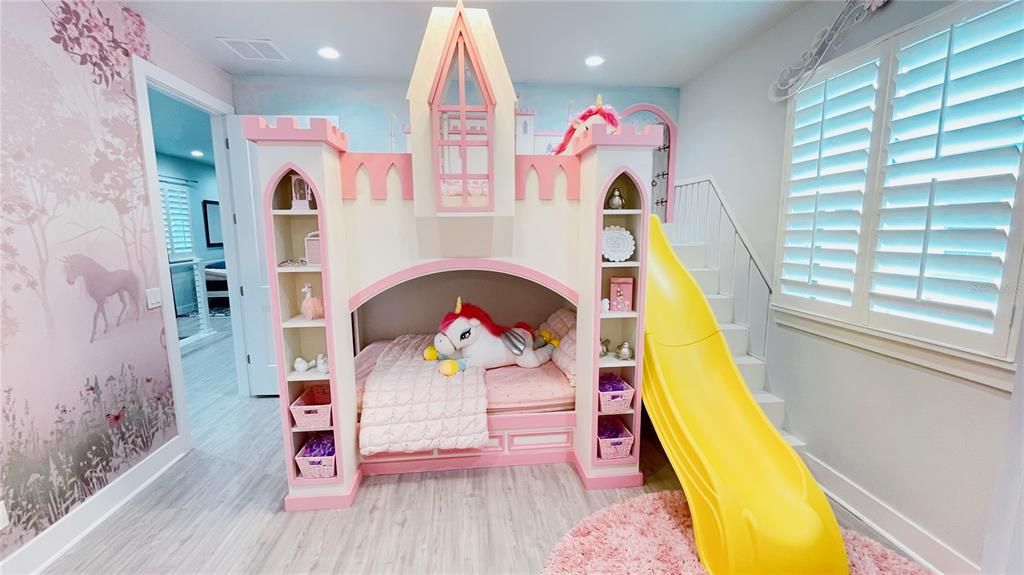 For Sale: $1,299,000 (6 beds, 6 baths, 3620 Square Feet)