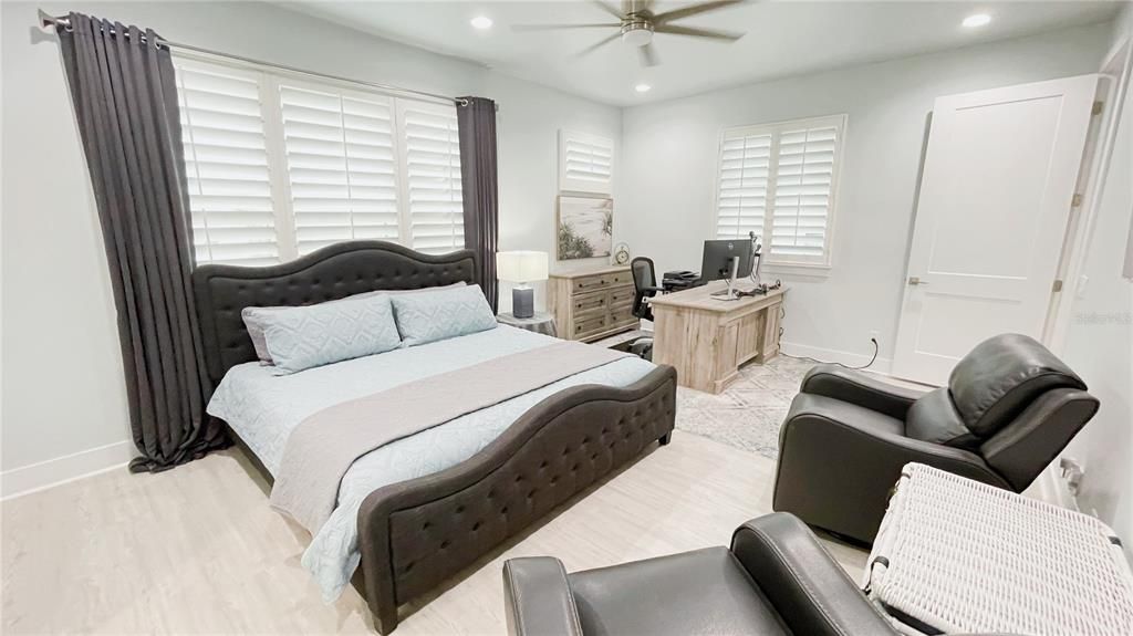 For Sale: $1,299,000 (6 beds, 6 baths, 3620 Square Feet)