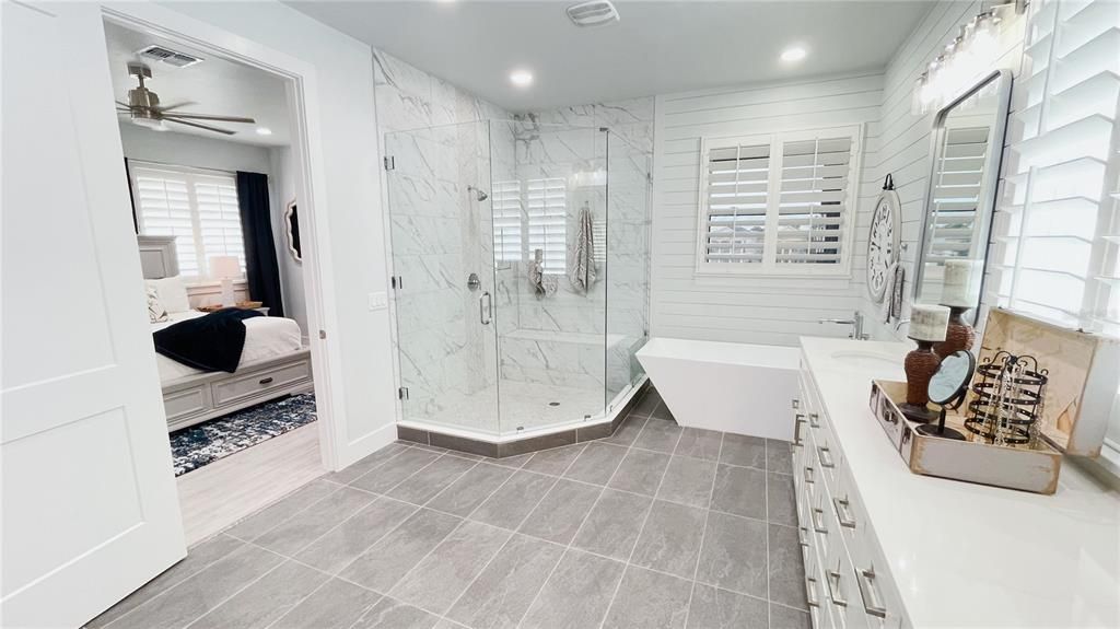 For Sale: $1,299,000 (6 beds, 6 baths, 3620 Square Feet)