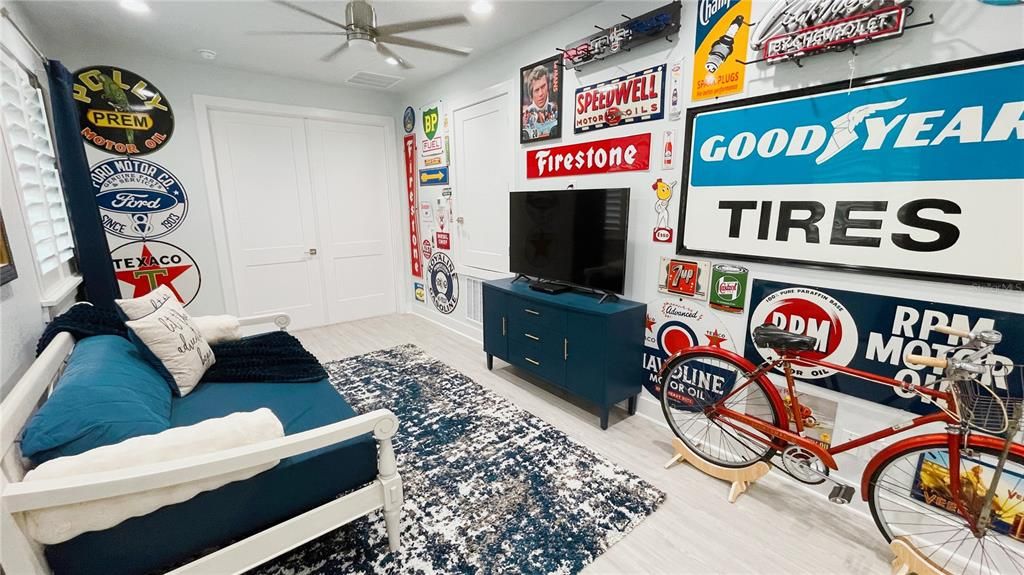 For Sale: $1,299,000 (6 beds, 6 baths, 3620 Square Feet)