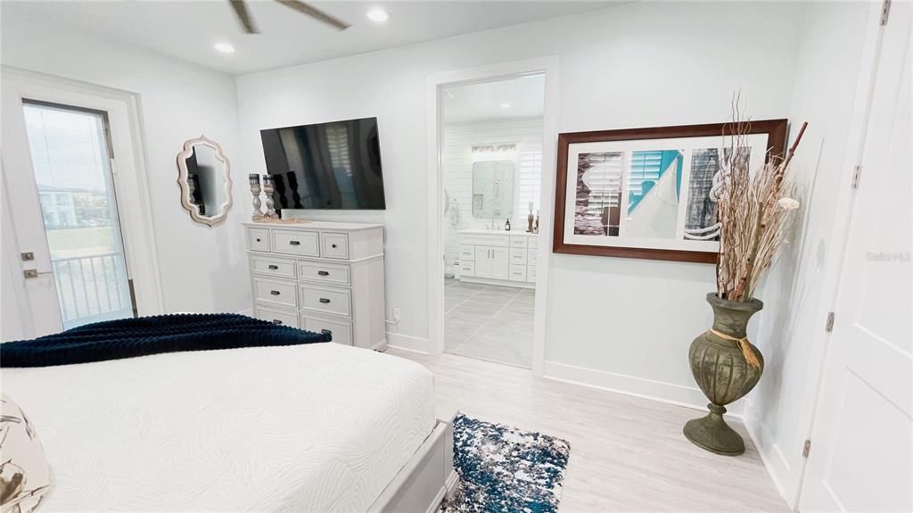 For Sale: $1,299,000 (6 beds, 6 baths, 3620 Square Feet)