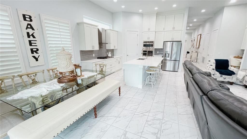 For Sale: $1,299,000 (6 beds, 6 baths, 3620 Square Feet)