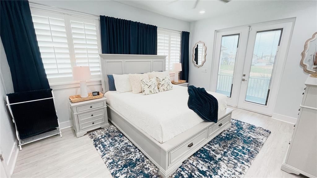 For Sale: $1,299,000 (6 beds, 6 baths, 3620 Square Feet)