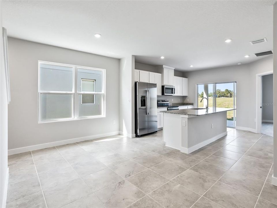 En Venta: $273,500 (3 camas, 2 baños, 1632 Pies cuadrados)