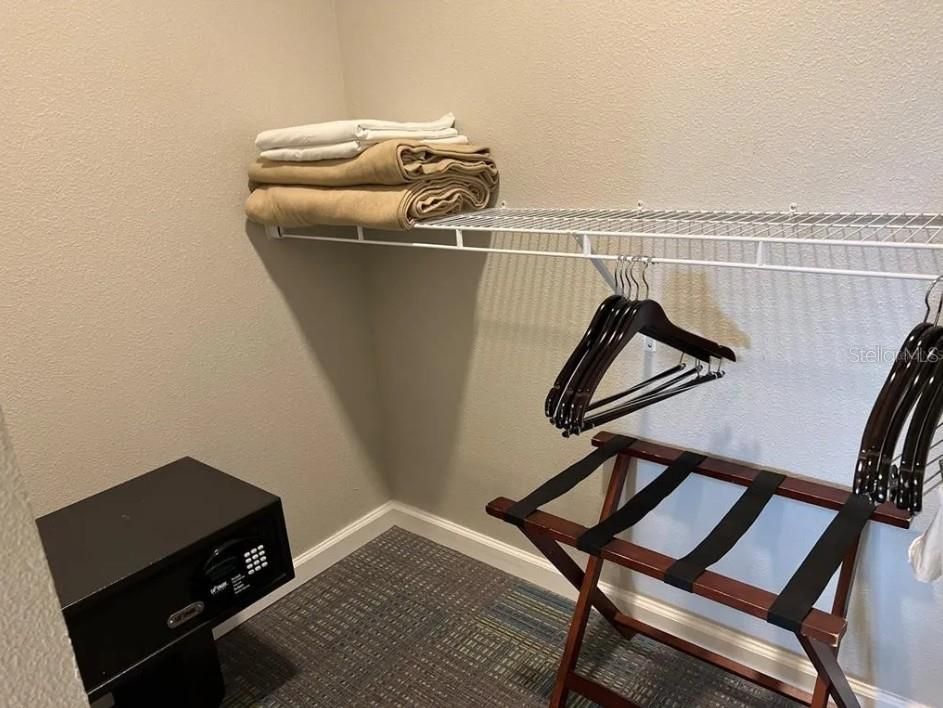 待售: $435,999 (3 贝兹, 2 浴室, 1396 平方英尺)