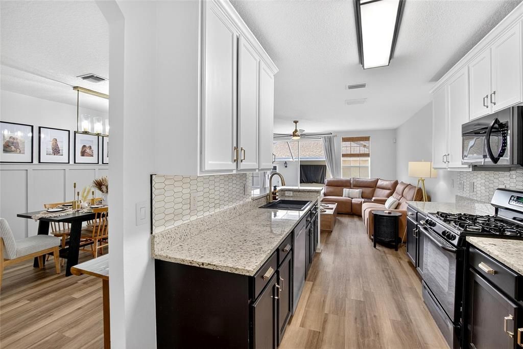 Active With Contract: $360,000 (3 beds, 2 baths, 1540 Square Feet)