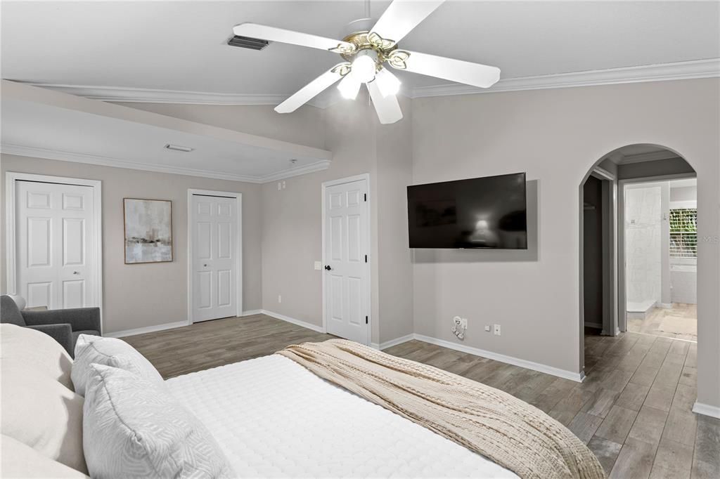 合同活跃: $469,000 (3 贝兹, 2 浴室, 1778 平方英尺)