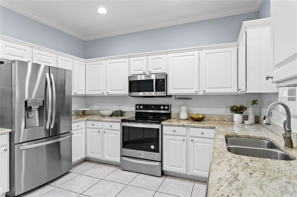 合同活跃: $469,000 (3 贝兹, 2 浴室, 1778 平方英尺)