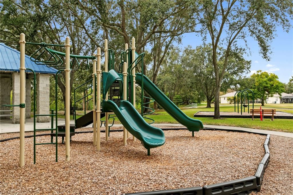 合同活跃: $469,000 (3 贝兹, 2 浴室, 1778 平方英尺)