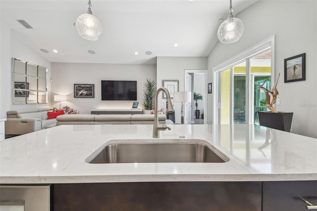 For Sale: $1,599,000 (3 beds, 2 baths, 2334 Square Feet)