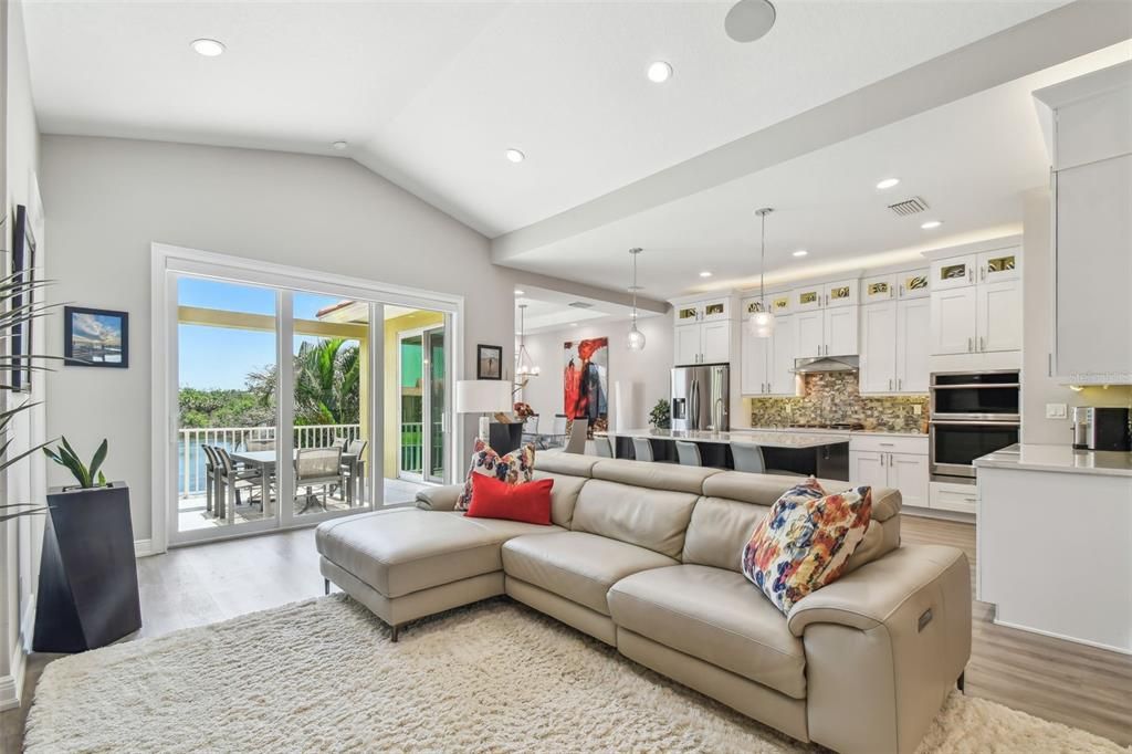 For Sale: $1,599,000 (3 beds, 2 baths, 2334 Square Feet)