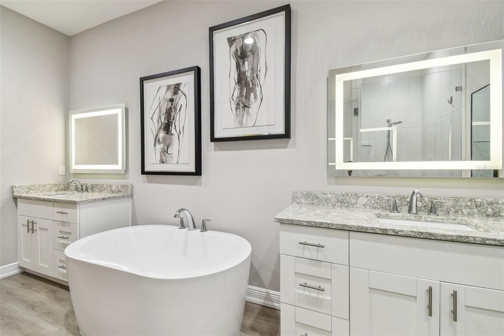 For Sale: $1,599,000 (3 beds, 2 baths, 2334 Square Feet)