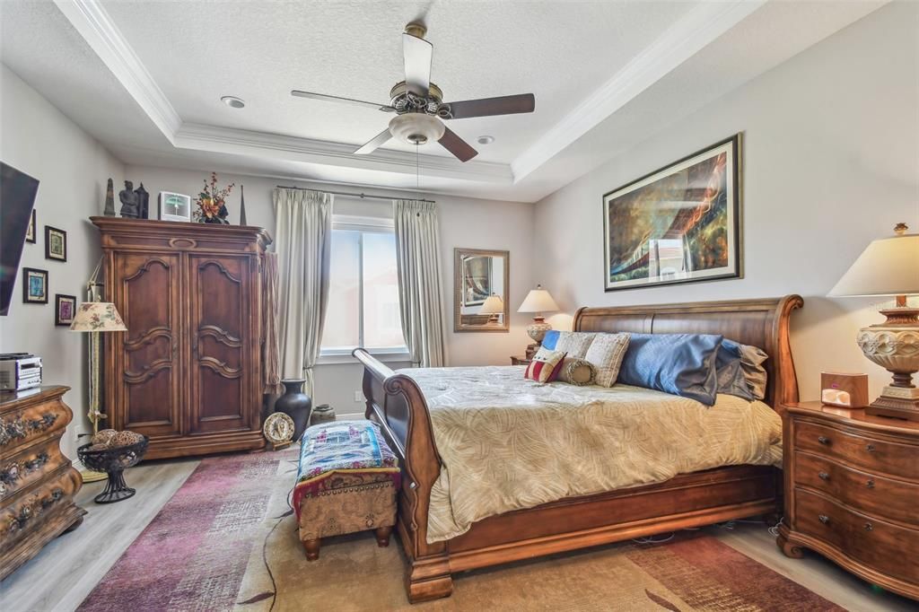 For Sale: $1,599,000 (3 beds, 2 baths, 2334 Square Feet)