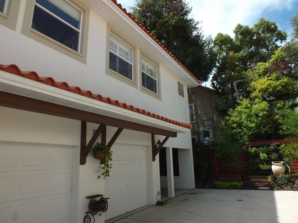 For Rent: $4,195 (2 beds, 2 baths, 1426 Square Feet)