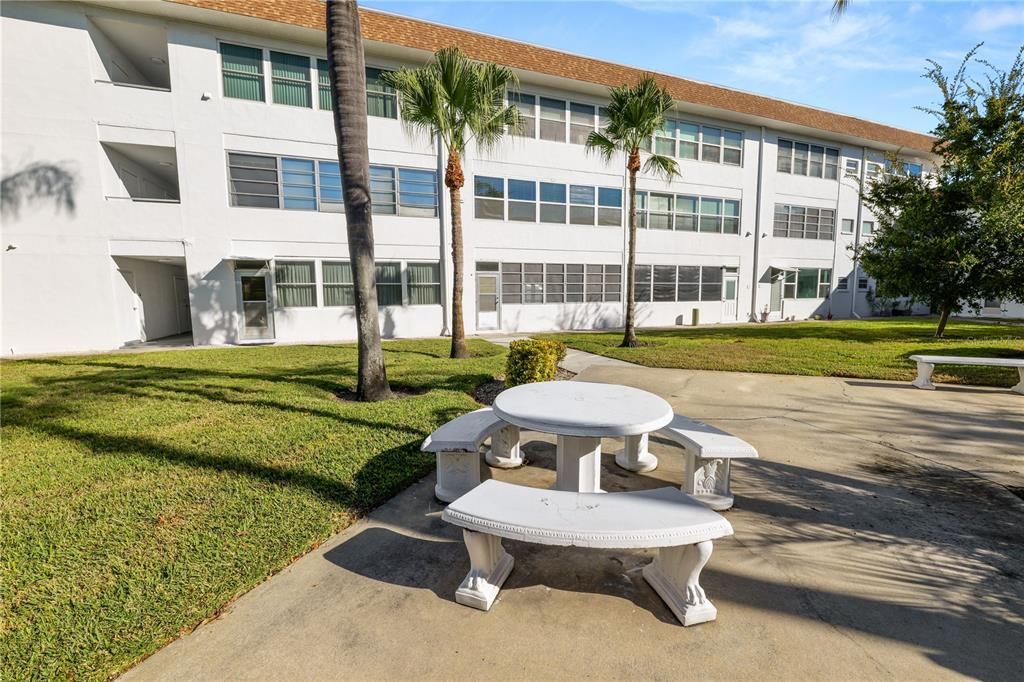 На продажу: $120,000 (2 спален, 1 ванн, 952 Квадратных фут)