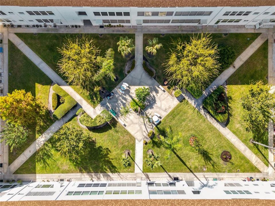 На продажу: $120,000 (2 спален, 1 ванн, 952 Квадратных фут)