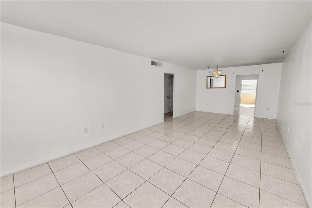 На продажу: $120,000 (2 спален, 1 ванн, 952 Квадратных фут)