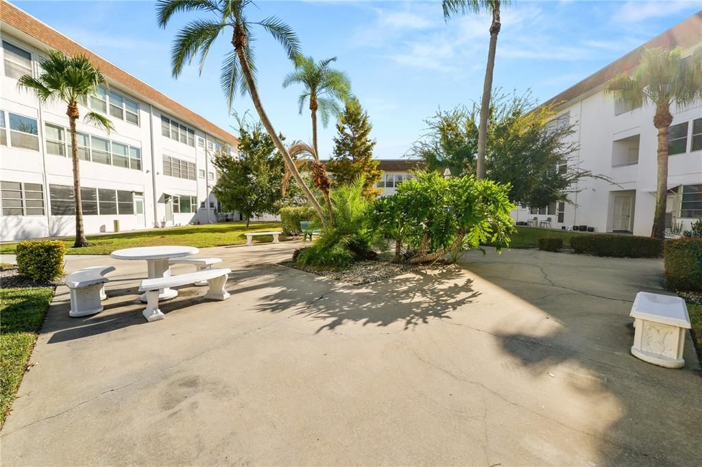 На продажу: $120,000 (2 спален, 1 ванн, 952 Квадратных фут)