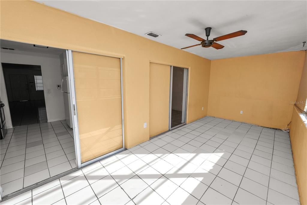 На продажу: $120,000 (2 спален, 1 ванн, 952 Квадратных фут)