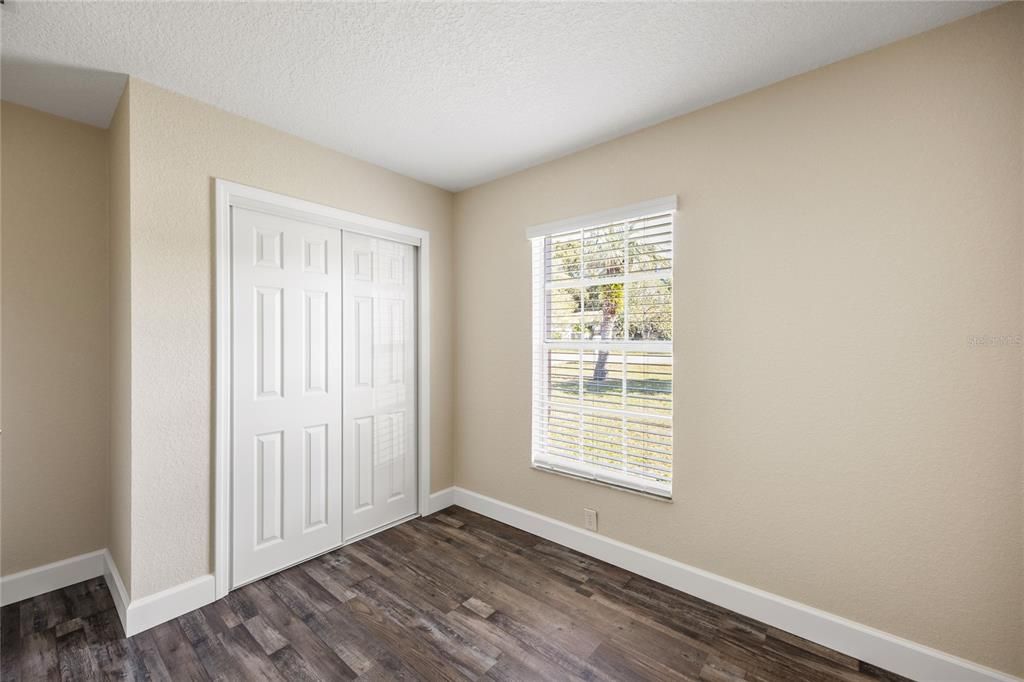 合同活跃: $295,000 (3 贝兹, 2 浴室, 1134 平方英尺)