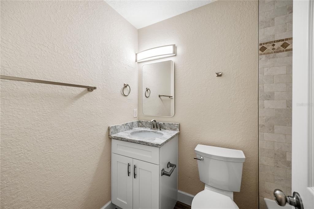 合同活跃: $295,000 (3 贝兹, 2 浴室, 1134 平方英尺)