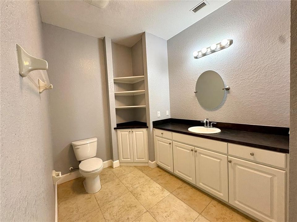 For Rent: $2,050 (3 beds, 2 baths, 1733 Square Feet)