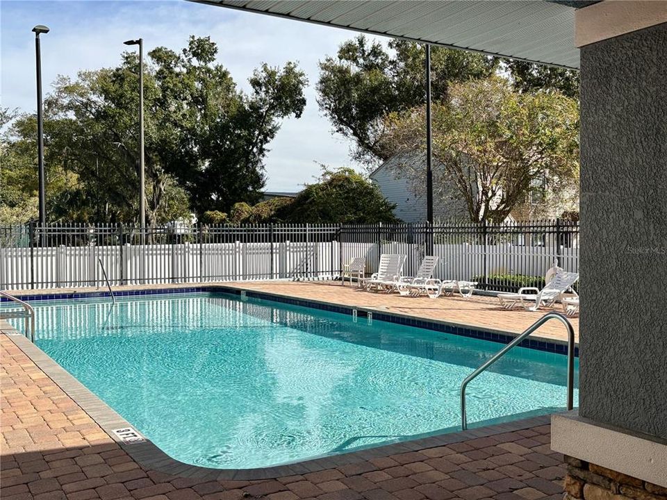 For Rent: $2,050 (3 beds, 2 baths, 1733 Square Feet)