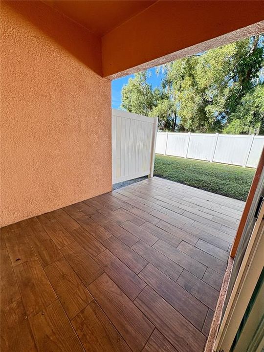 For Rent: $2,050 (3 beds, 2 baths, 1733 Square Feet)